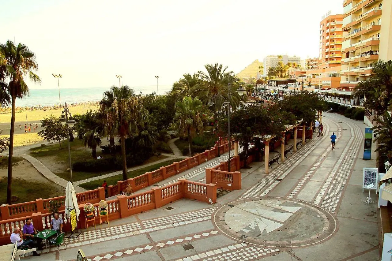 Holiday Home Villa Maria Luz 贝纳尔马德纳