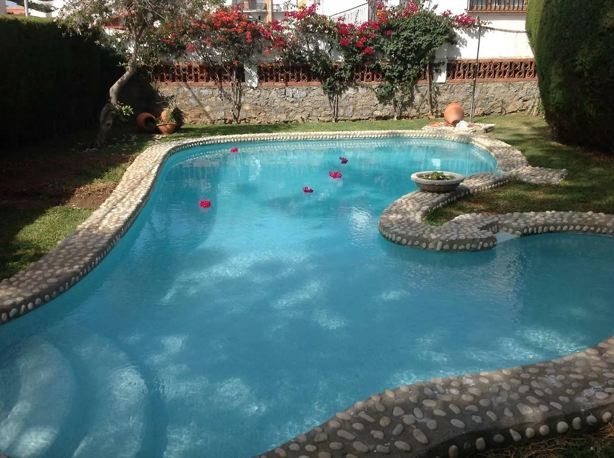 Holiday Home Villa Maria Luz 贝纳尔马德纳 西班牙